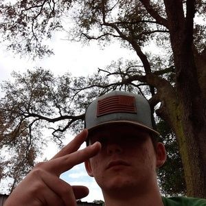 Meet your Posher, Dylan